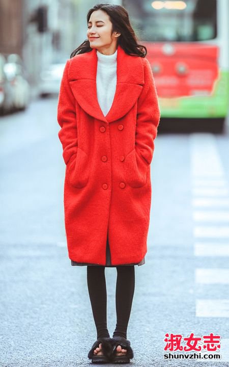 红色呢子大衣怎么搭配 新年必败一件 大衣搭配技巧