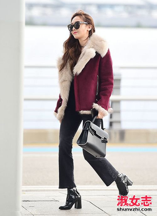 郑秀妍机场街拍示范 外套+长裤完美穿搭 郑秀妍街拍图片