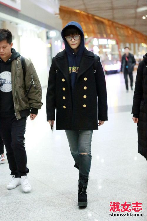 华语女星最新街拍来了 刘涛穿衣攻气十足 明星机场街拍图片