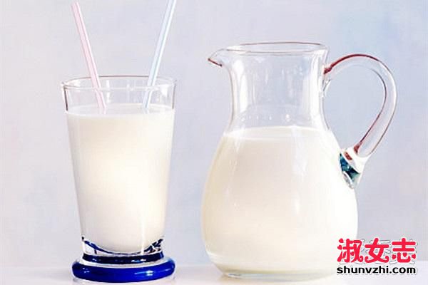 吃了药能喝牛奶吗 吃完药后多久可以喝牛奶 吃药喝牛奶有影响吗
