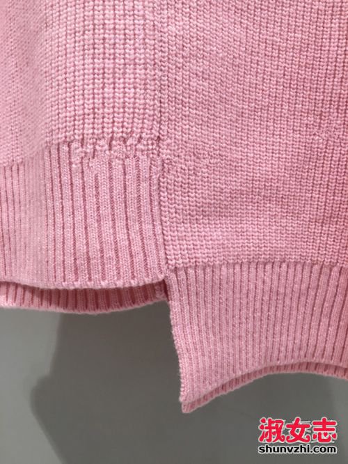 林心如粉色字母毛衣是什么牌子 林心如粉色毛衣品牌价格