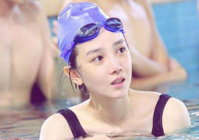 陈小纭的游泳照片