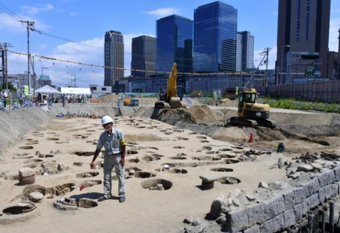 日本大阪市中心挖出1500具人骨